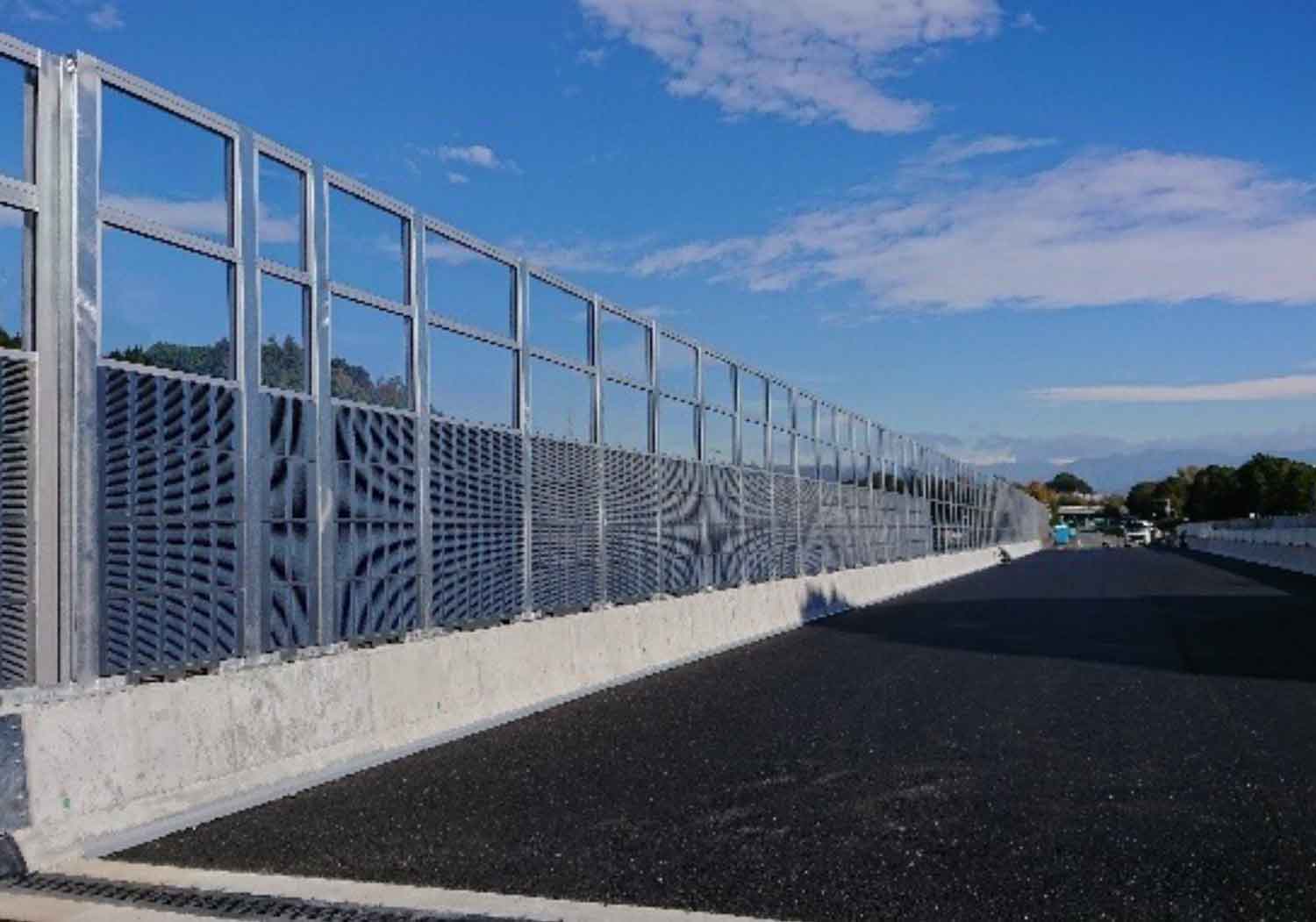 高速道路表示看板設置工事