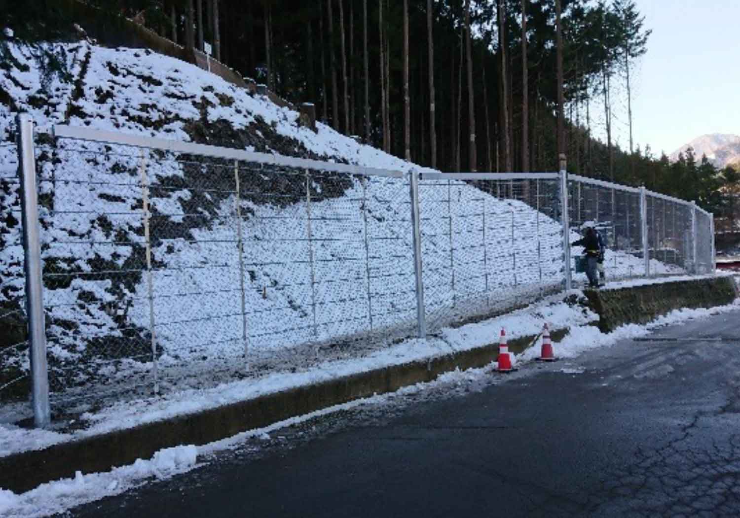 高速道路表示看板設置工事